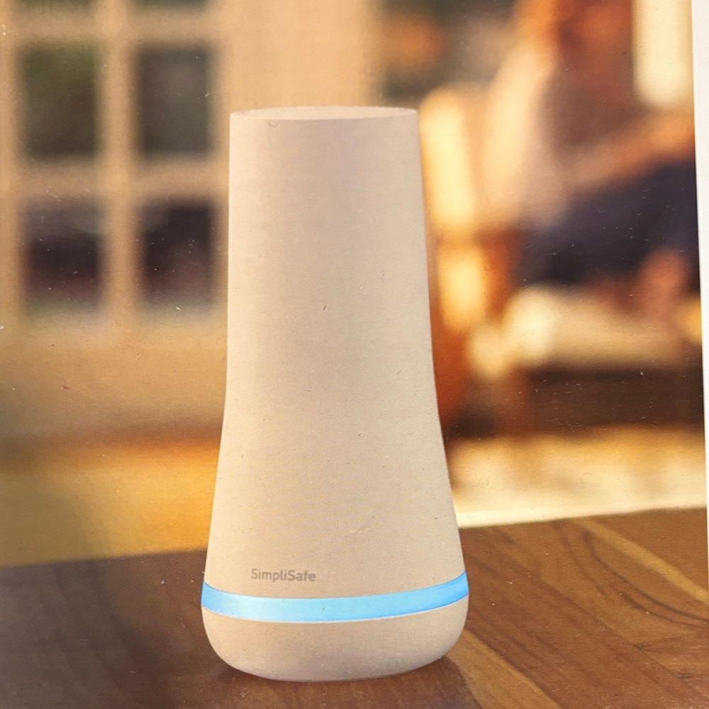 SimpliSafe Security system - Picture 2 of 6